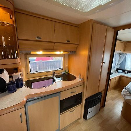 Cozy Caravan เวสมาร์นายาร์ ภายนอก รูปภาพ