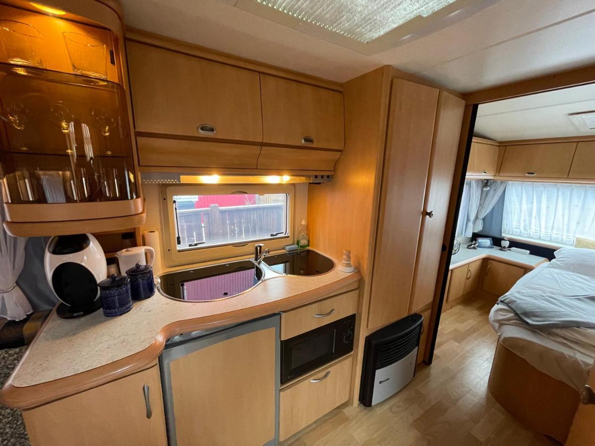 Cozy Caravan เวสมาร์นายาร์ ภายนอก รูปภาพ